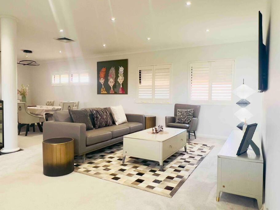 Maroubra Gem Close to Everything Sleep 16