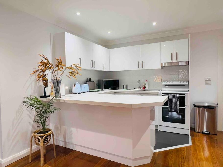 Maroubra Gem Close to Everything Sleep 16