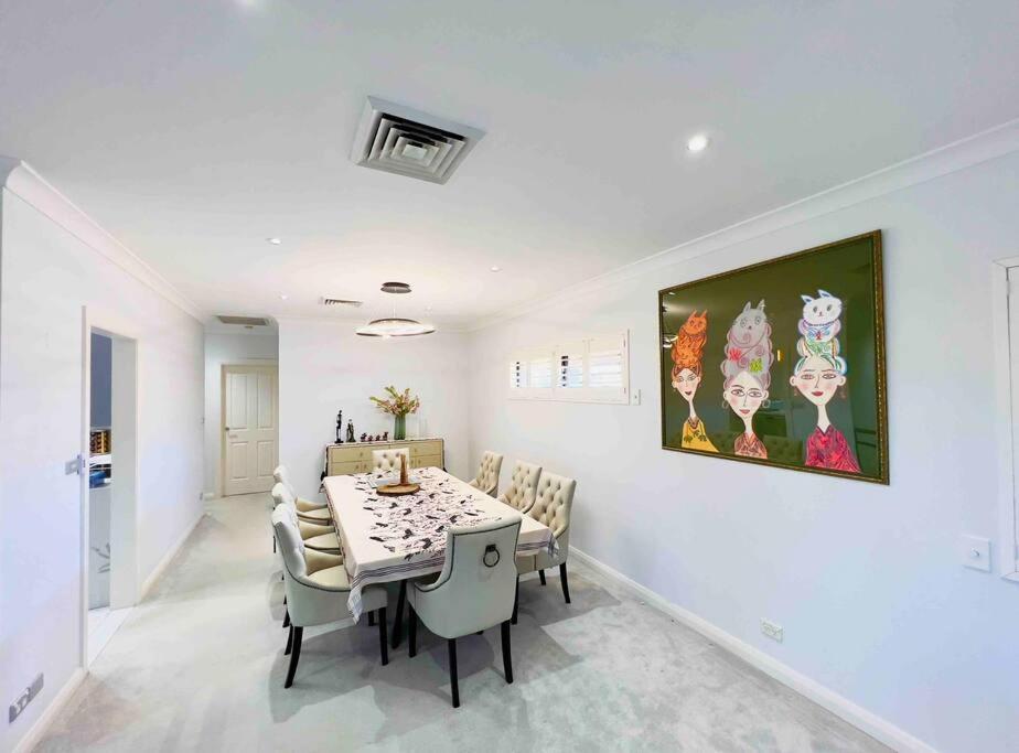 Maroubra Gem Close to Everything Sleep 16