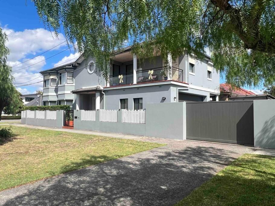 Maroubra Gem Close to Everything Sleep 16