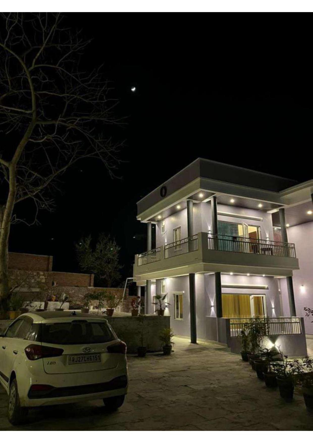 Hilfiger 5BHK