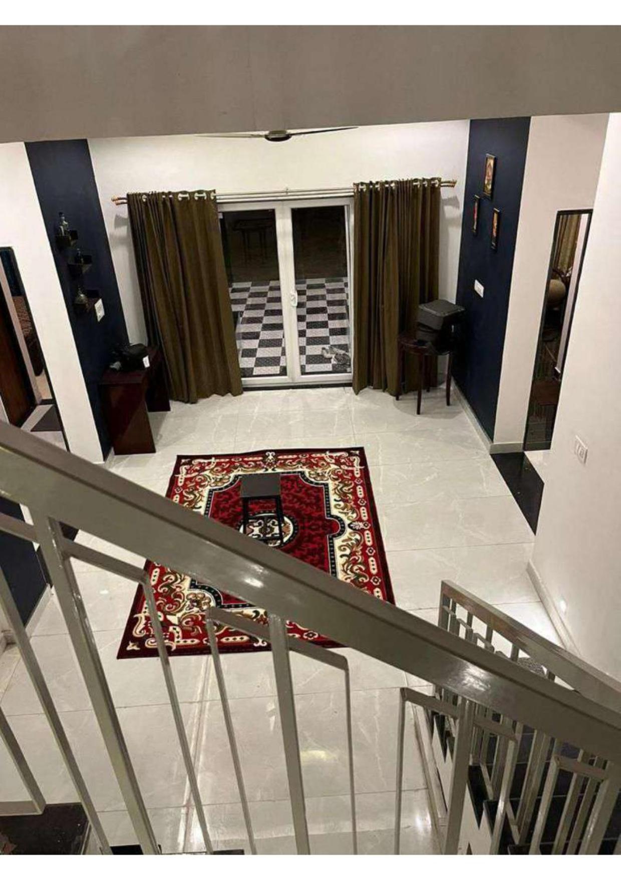 Hilfiger 5BHK
