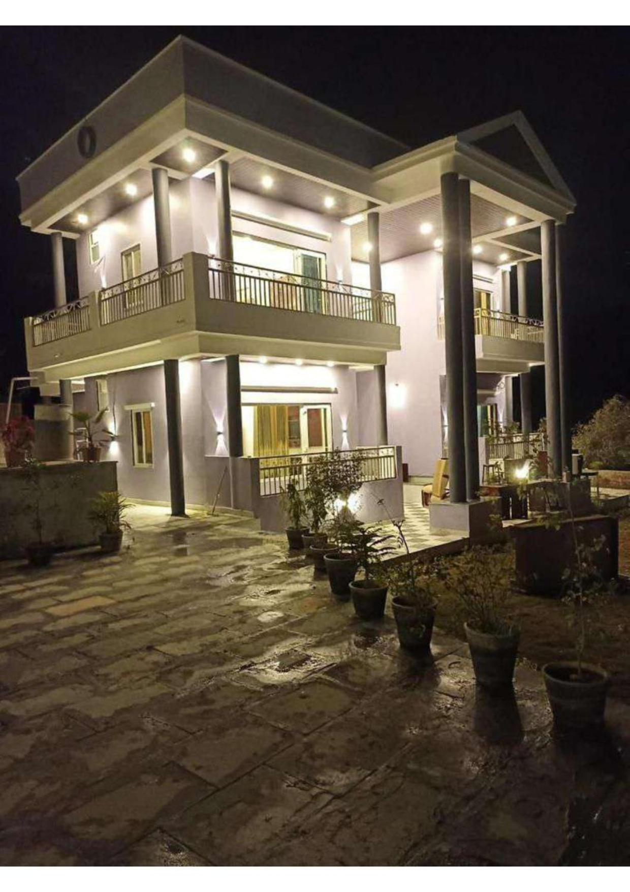 Hilfiger 5BHK