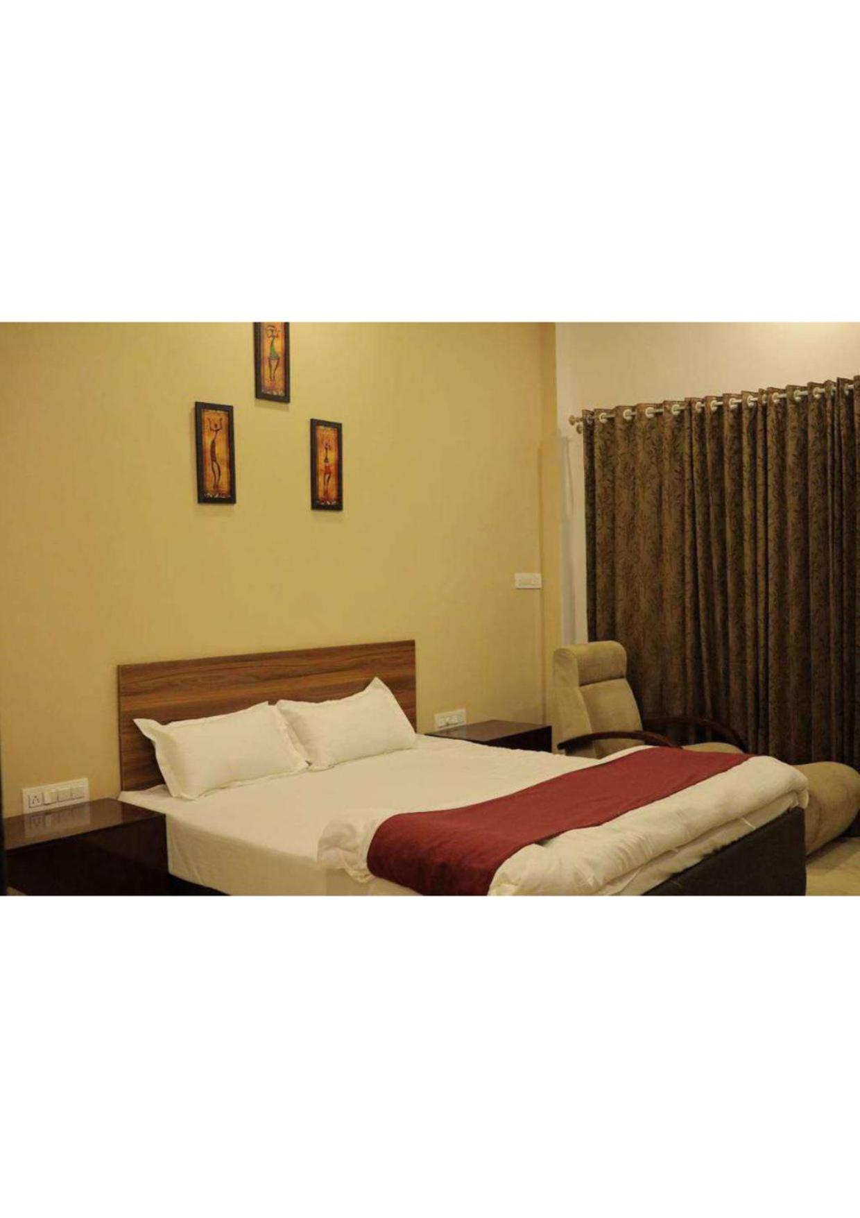 Hilfiger 5BHK