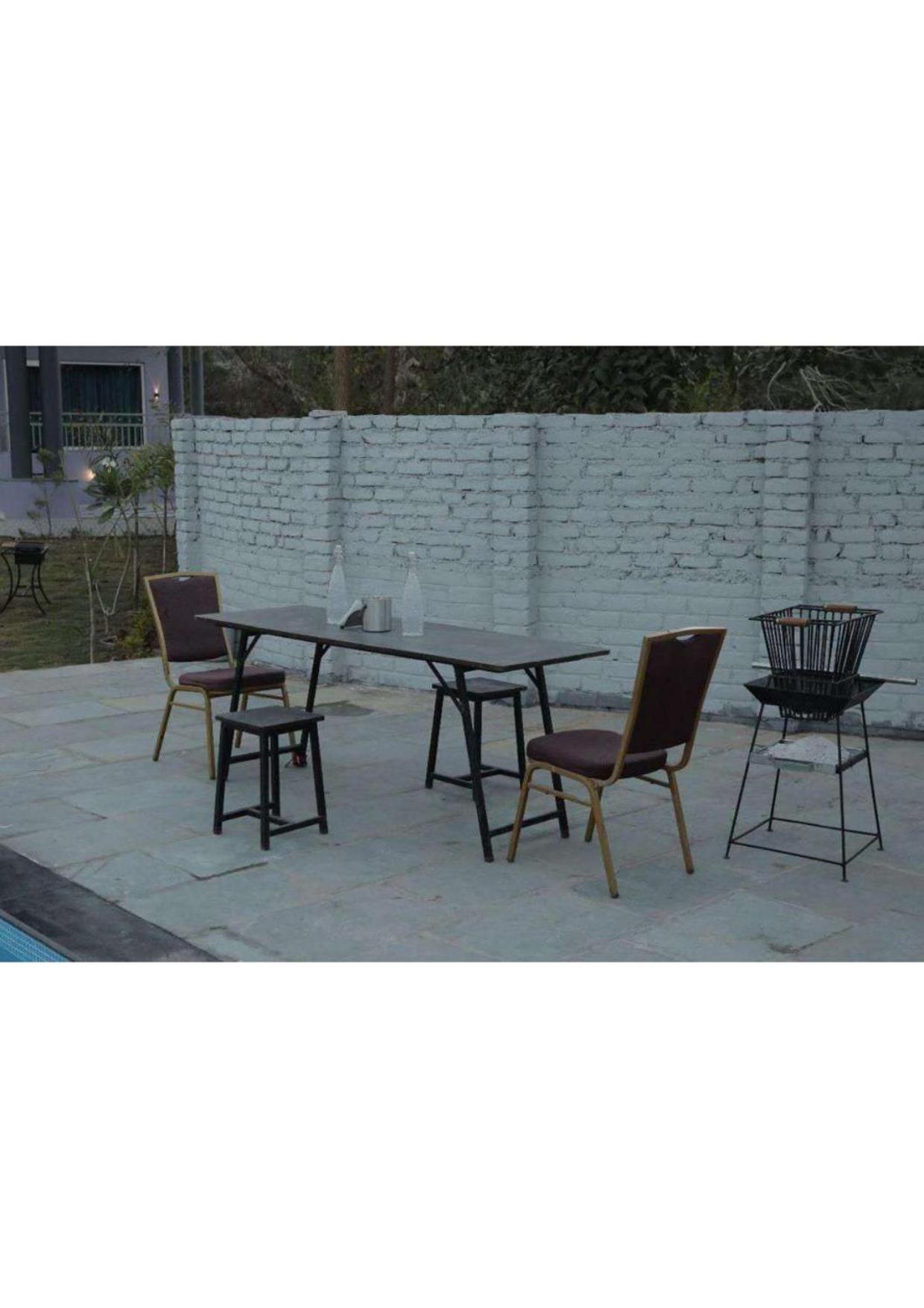 Hilfiger 5BHK