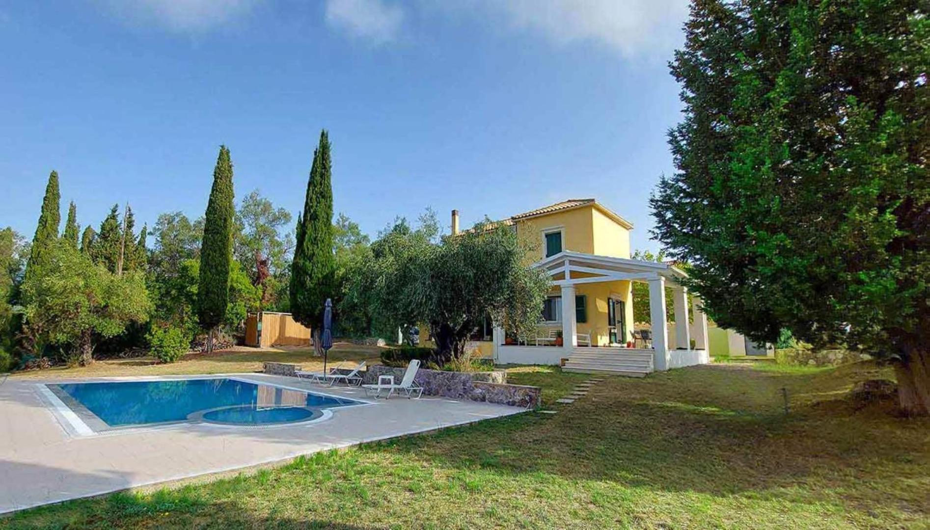 Hotel Villa Mayroula - Image 1