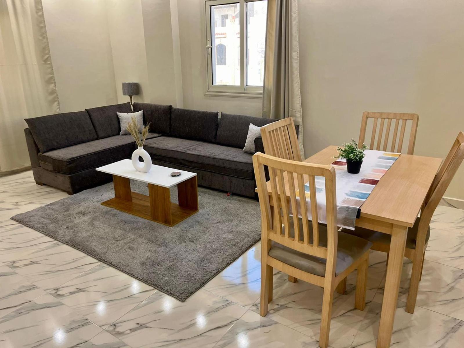 Family Apartment Near AUC