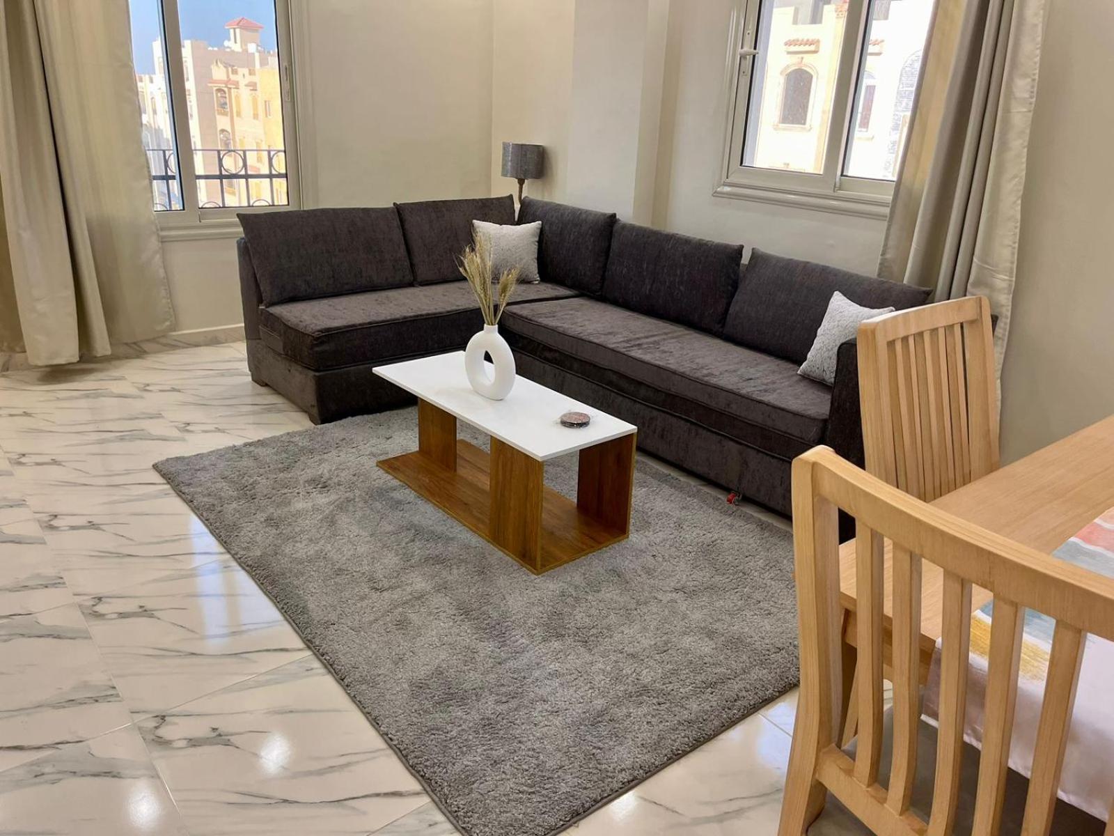 Family Apartment Near AUC