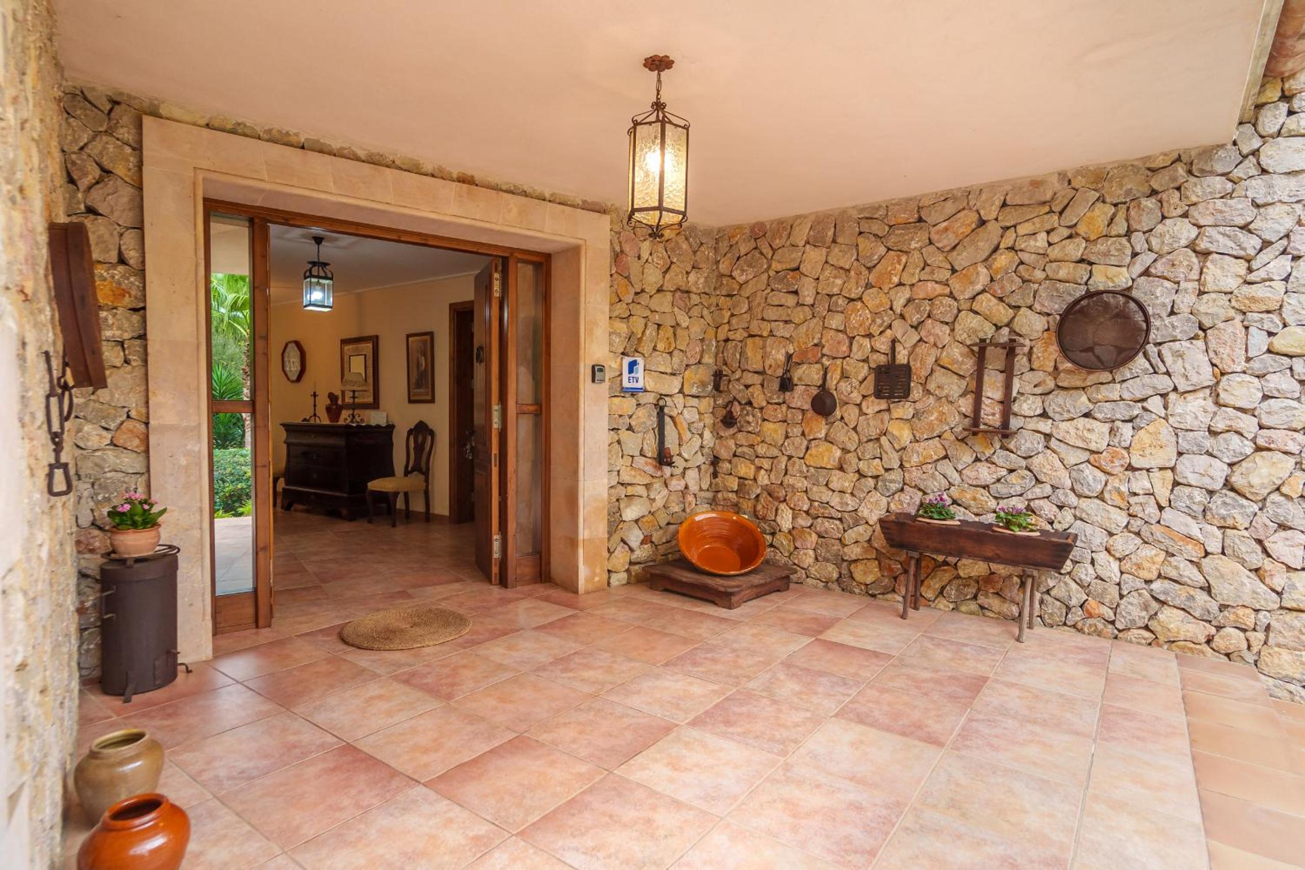 M409 Ferragut Crestatx by Mallorca Villa Selection