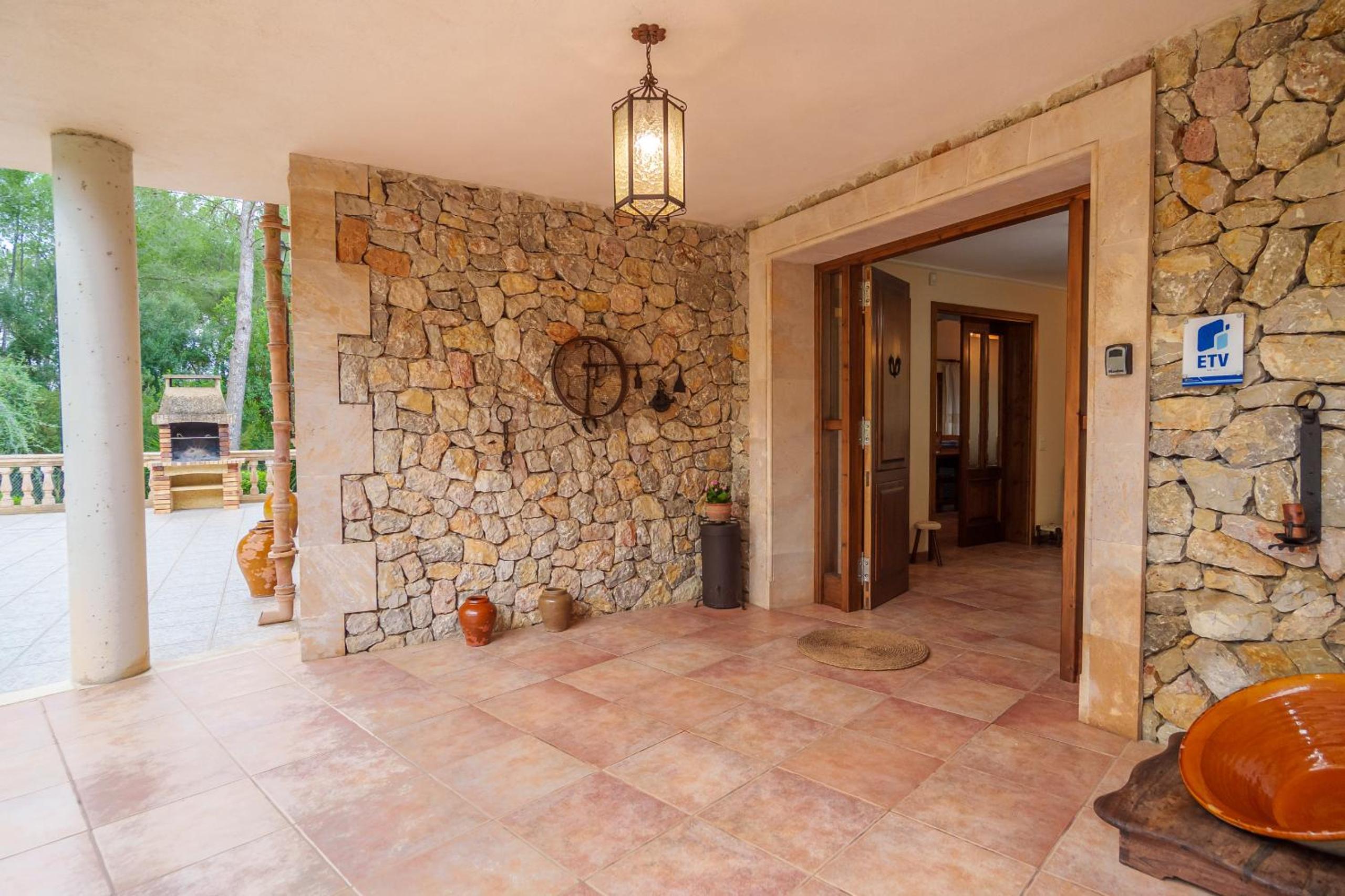 M409 Ferragut Crestatx by Mallorca Villa Selection