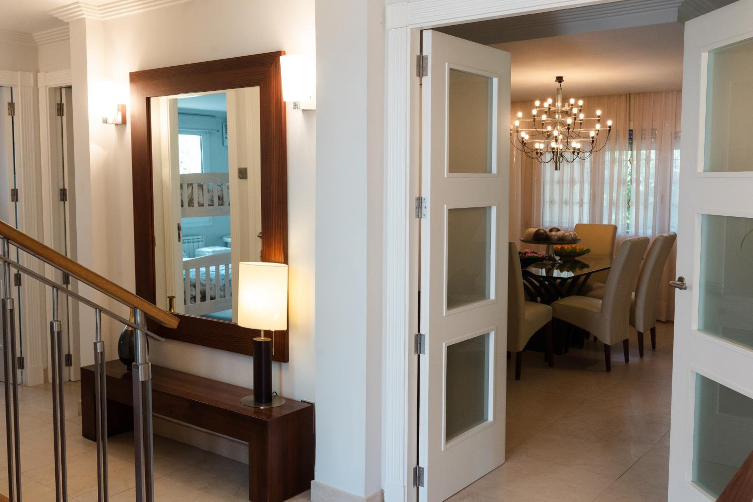 Experience Valencia Luxury Chalet Puig Val con piscina