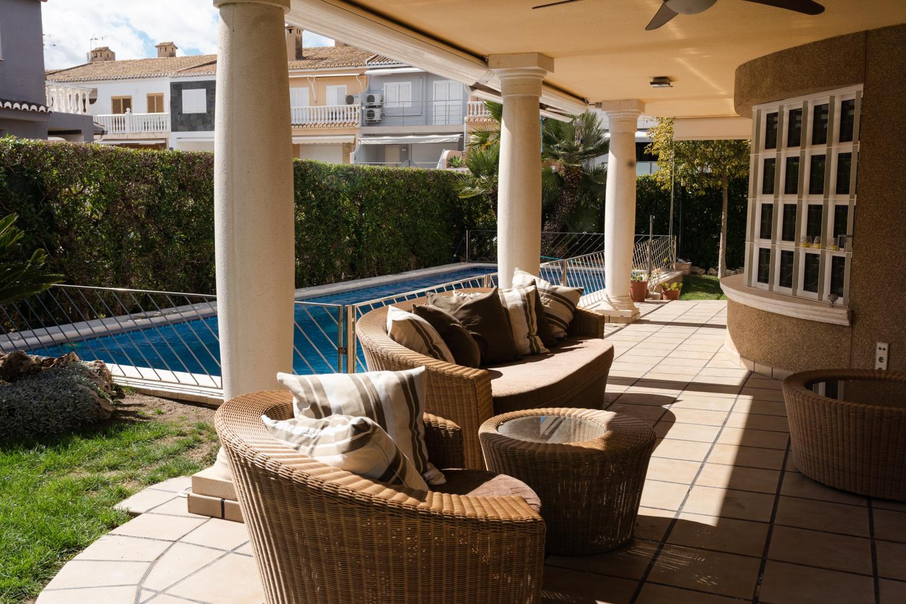 Experience Valencia Luxury Chalet Puig Val con piscina