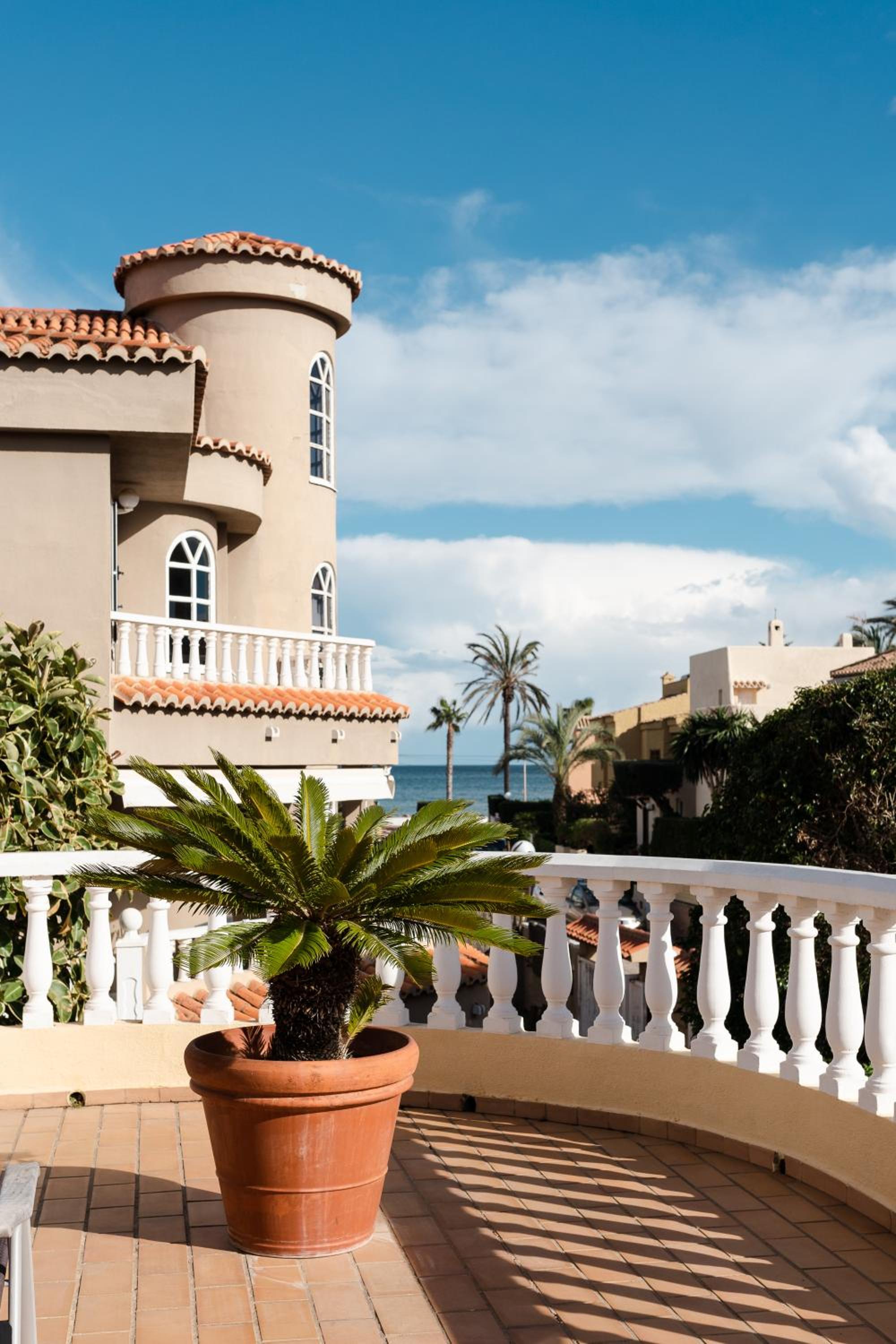 Experience Valencia Luxury Chalet Puig Val con piscina