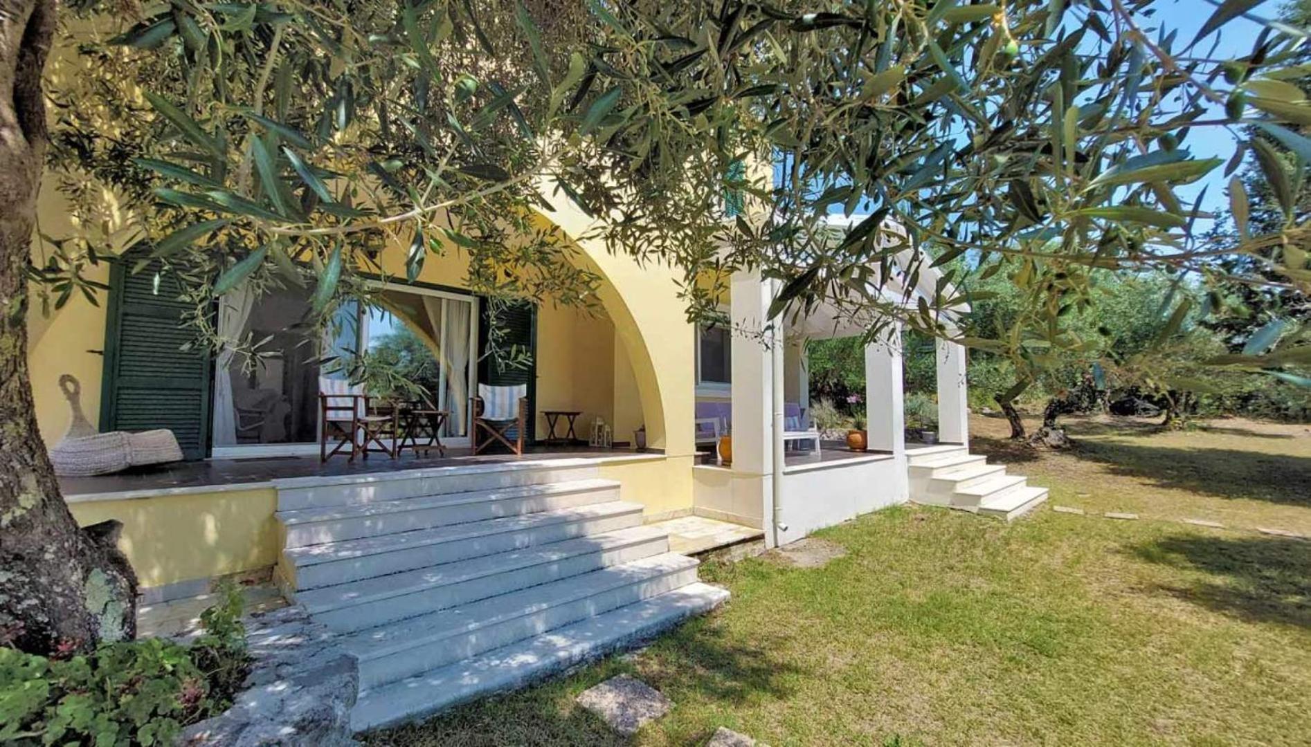 Villa Mayroula