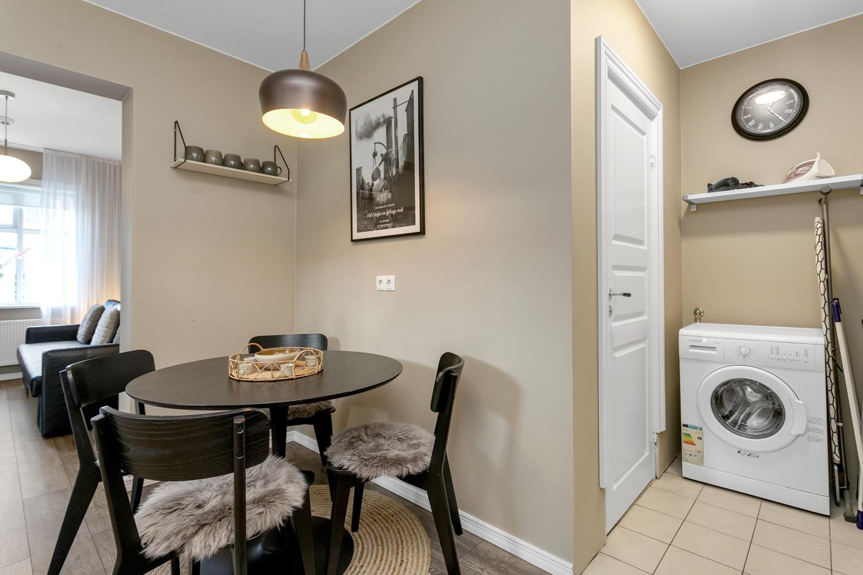 Baldur Apartments