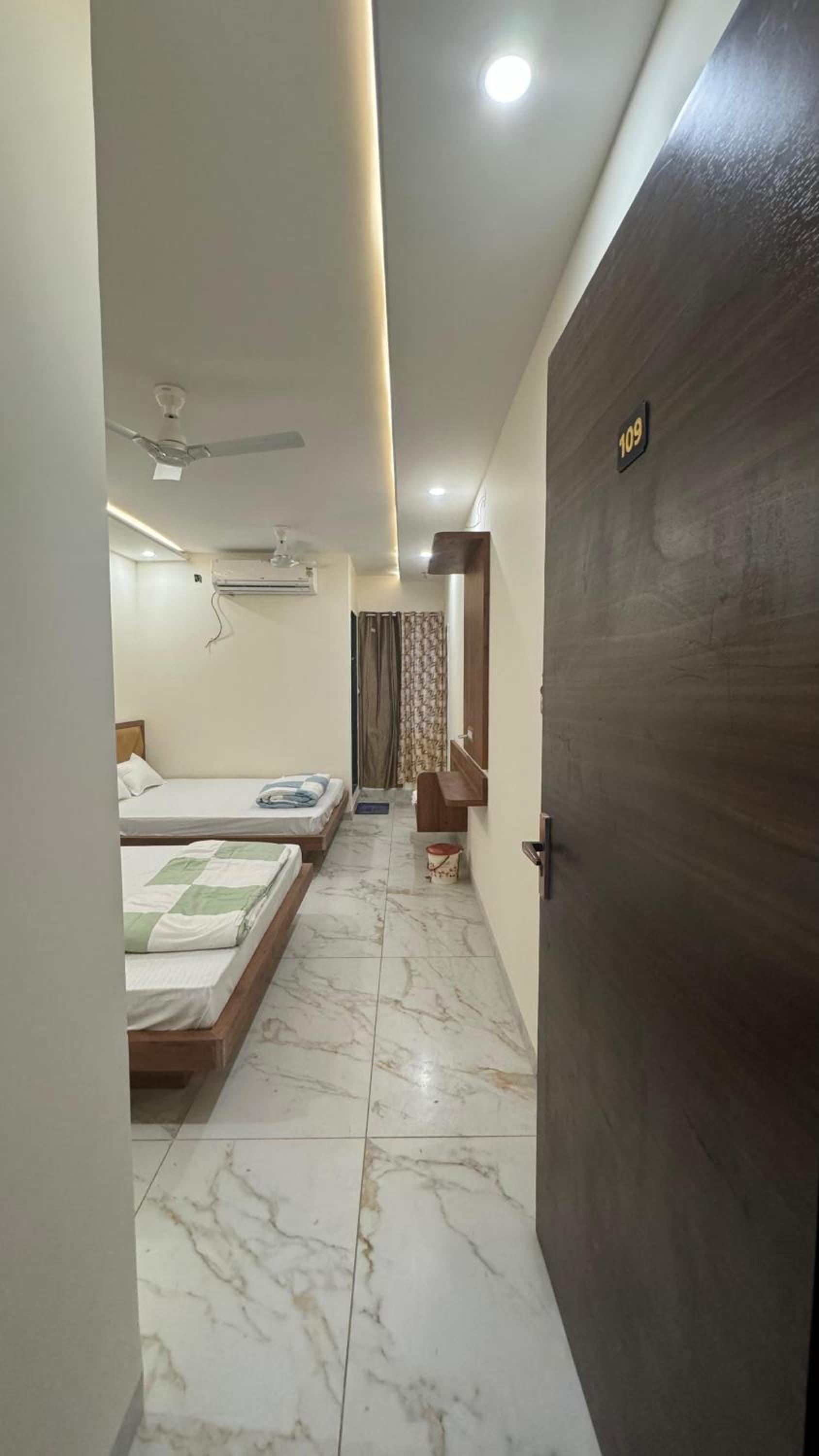 Hotel Prakasham