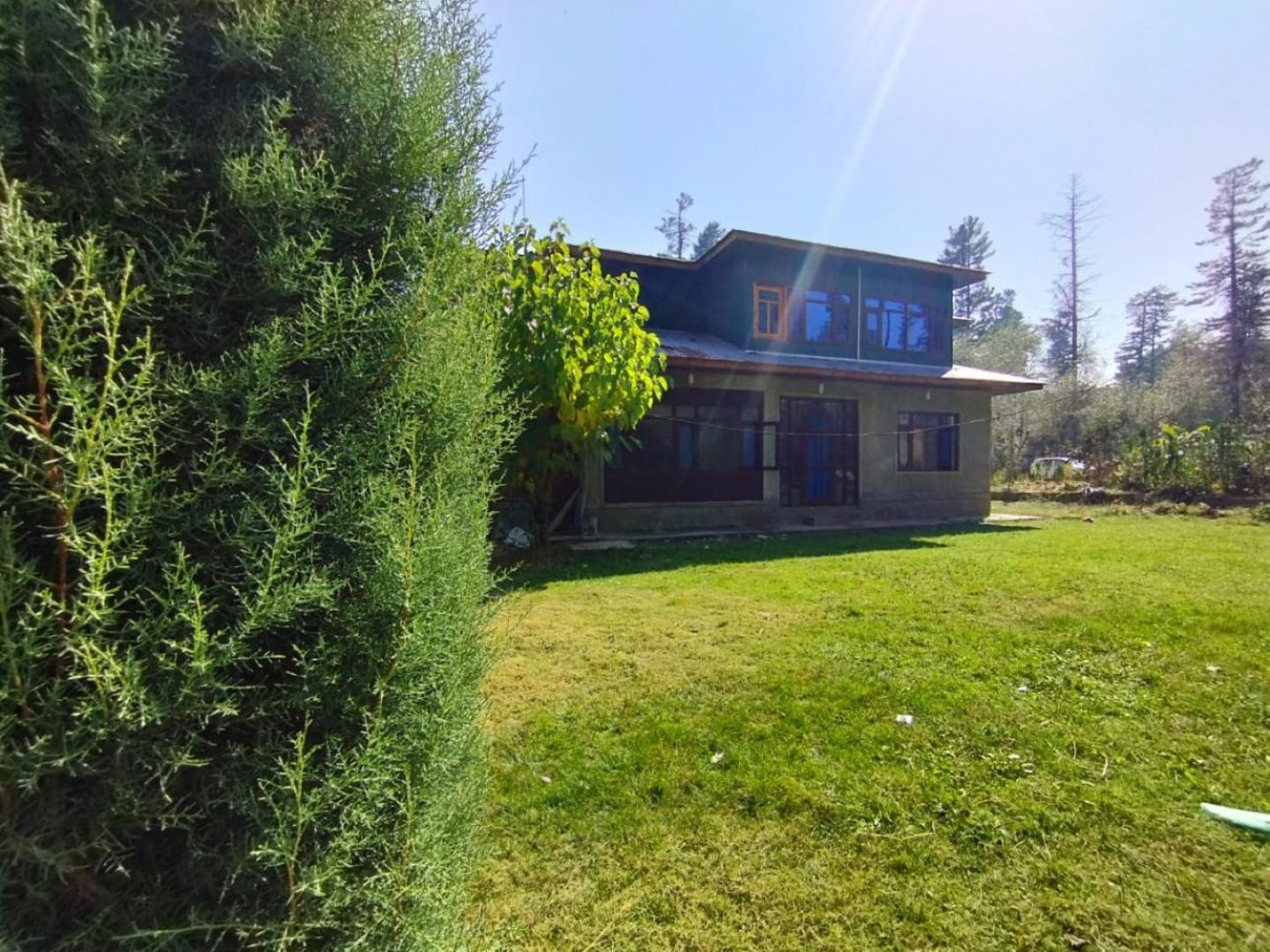 Sheraz Guest House , Tangmarg view 2