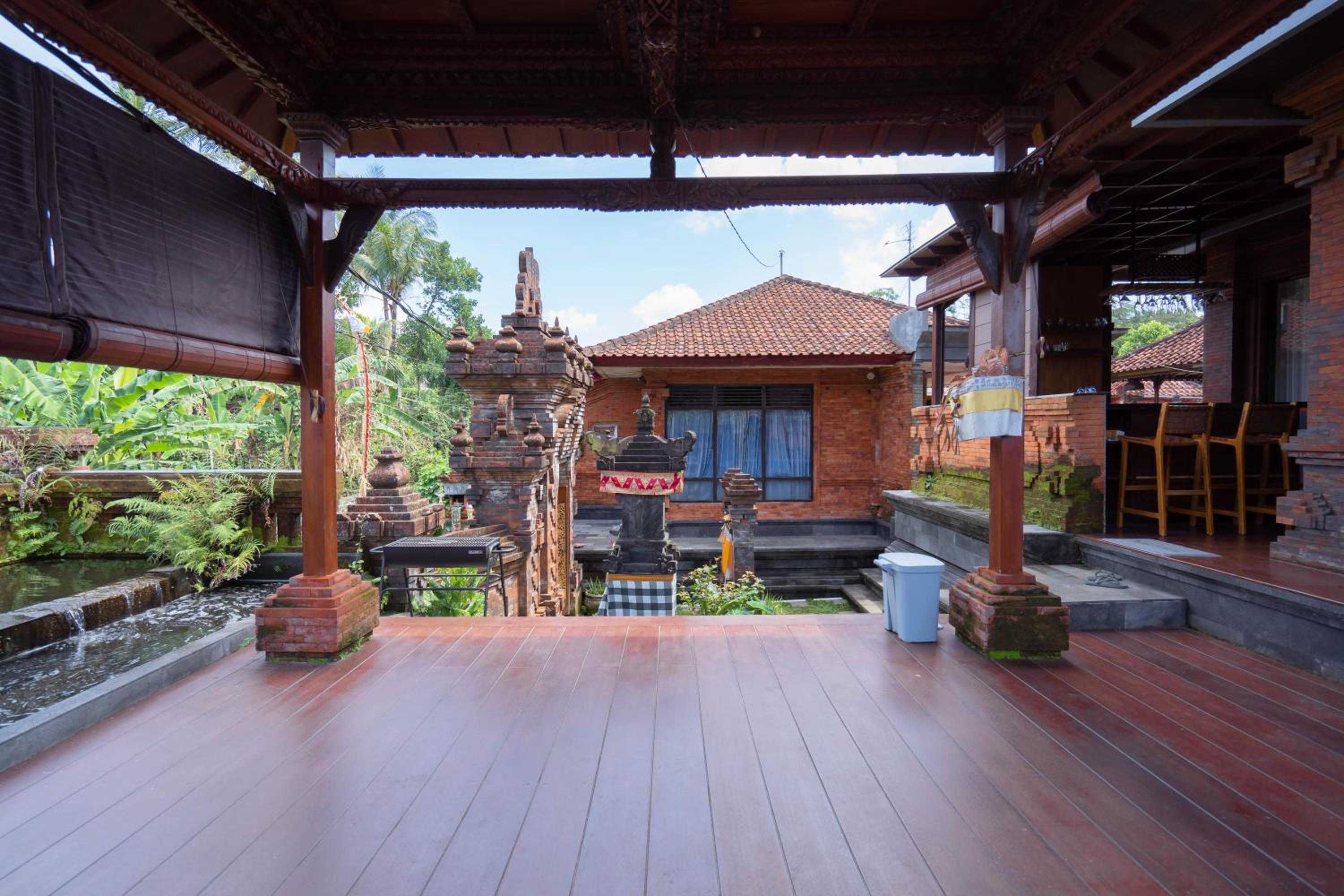 Tebluess Gianyar