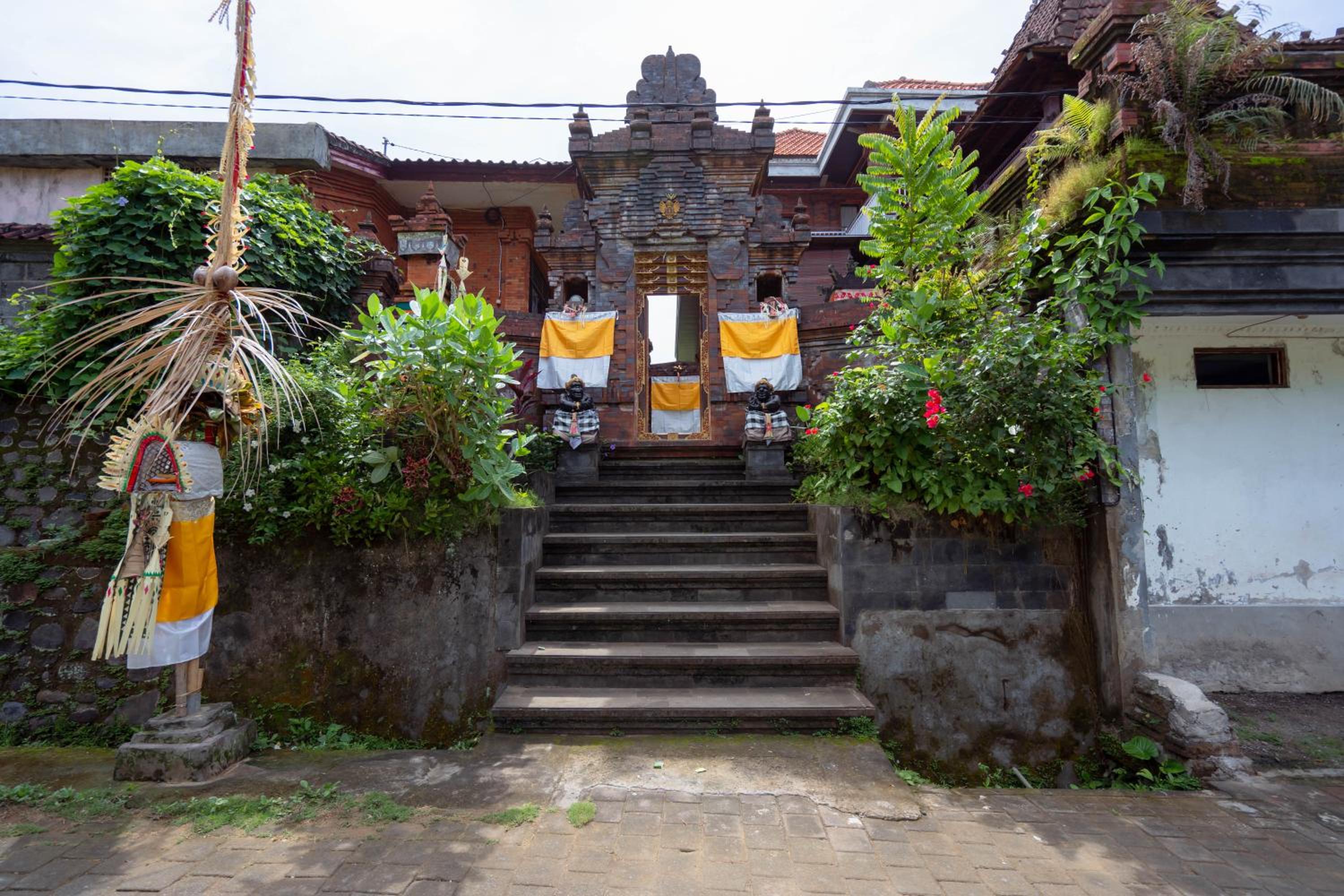 Tebluess Gianyar
