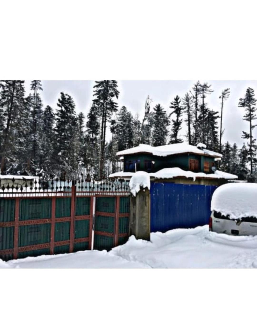 Sheraz Guest House , Tangmarg view 3