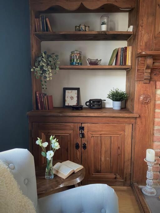 Cosy 3-bedroom home with garden and log burner. view 5