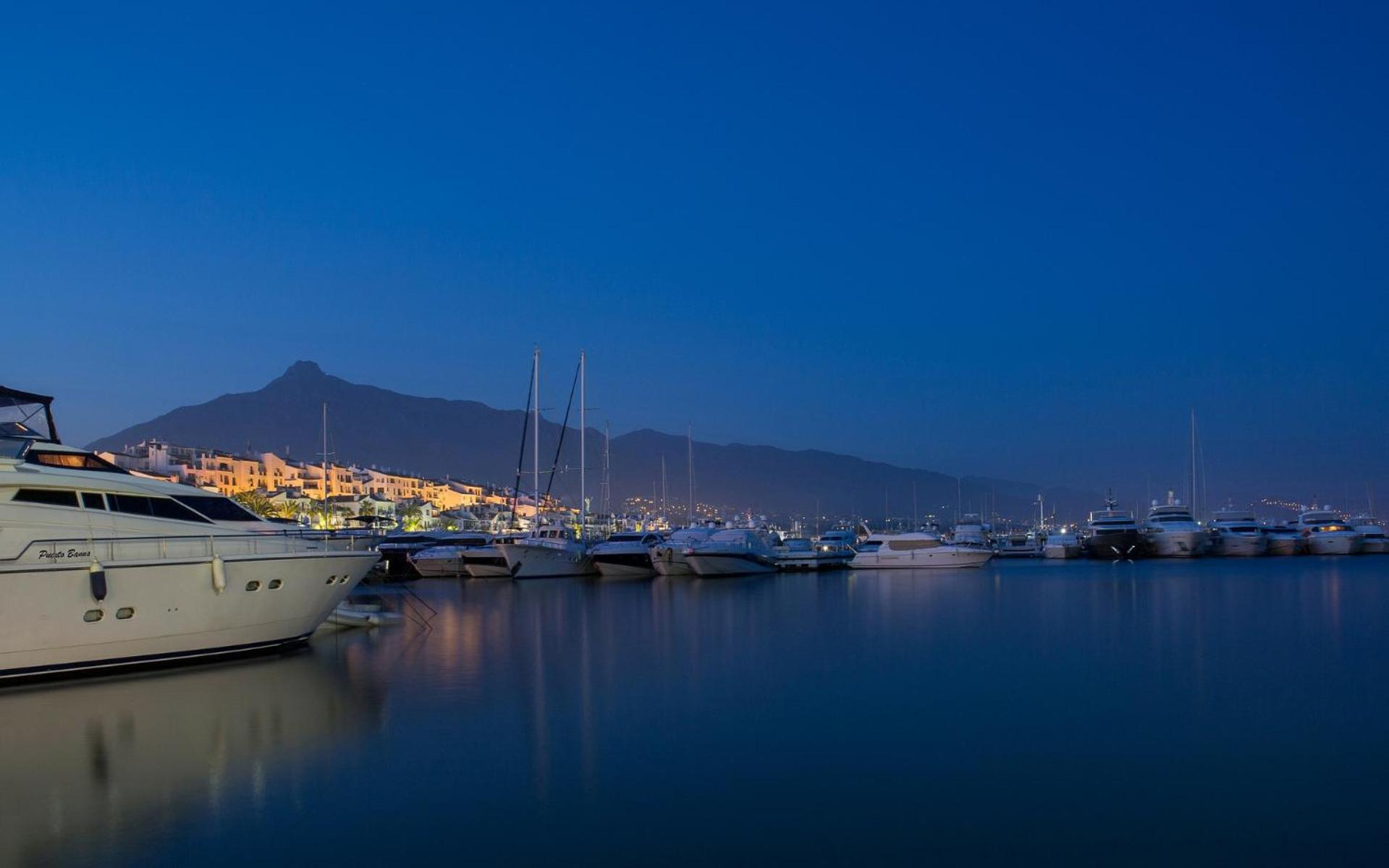 Apartamento con vistas en Puerto Banús photo 2