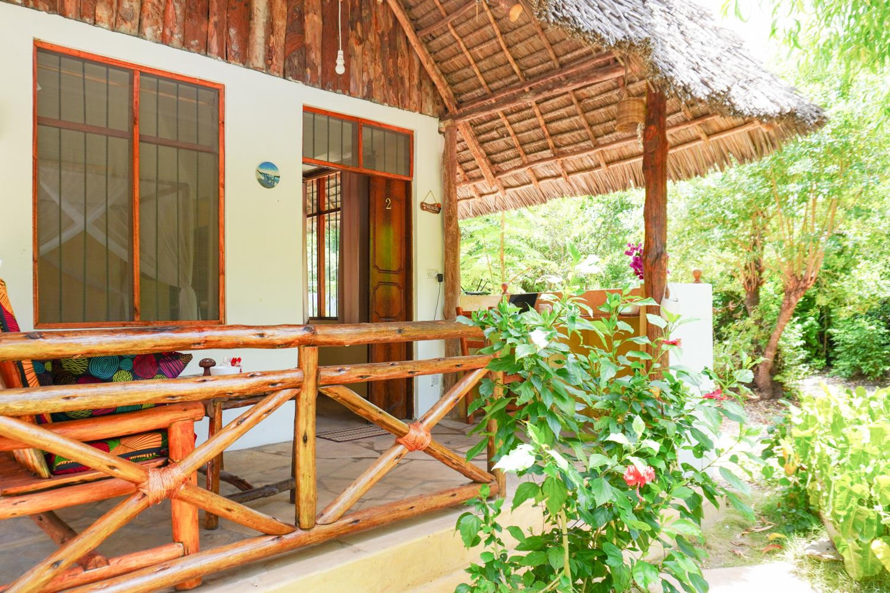 Cozy Bungalow - Garden, Terrace, Rooftop, Beach
