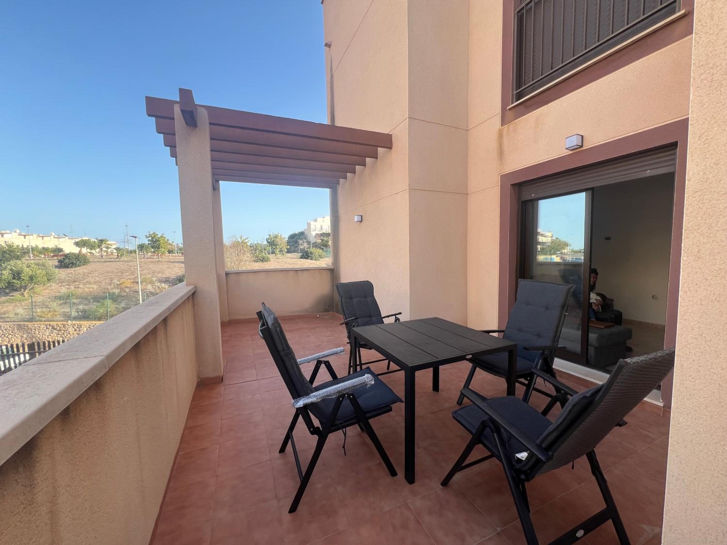 Apartamento entero con terraza y piscina