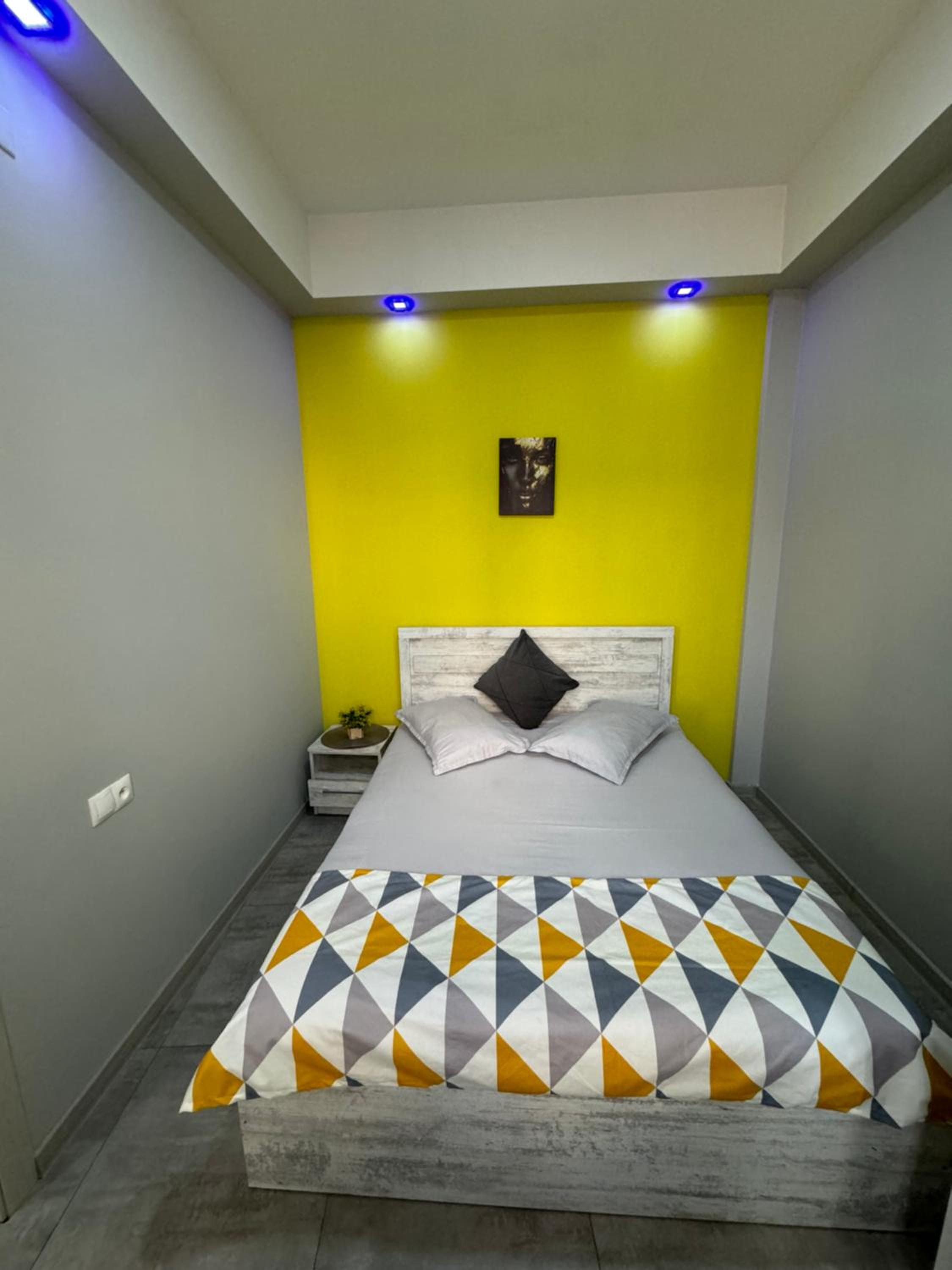 Comfy Apartment with a Spacious Balcony Self Check In