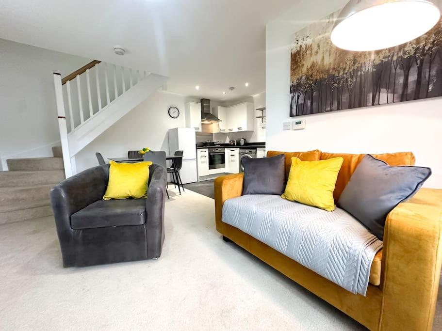 Bourneville House by Blue Skies Stays view 4
