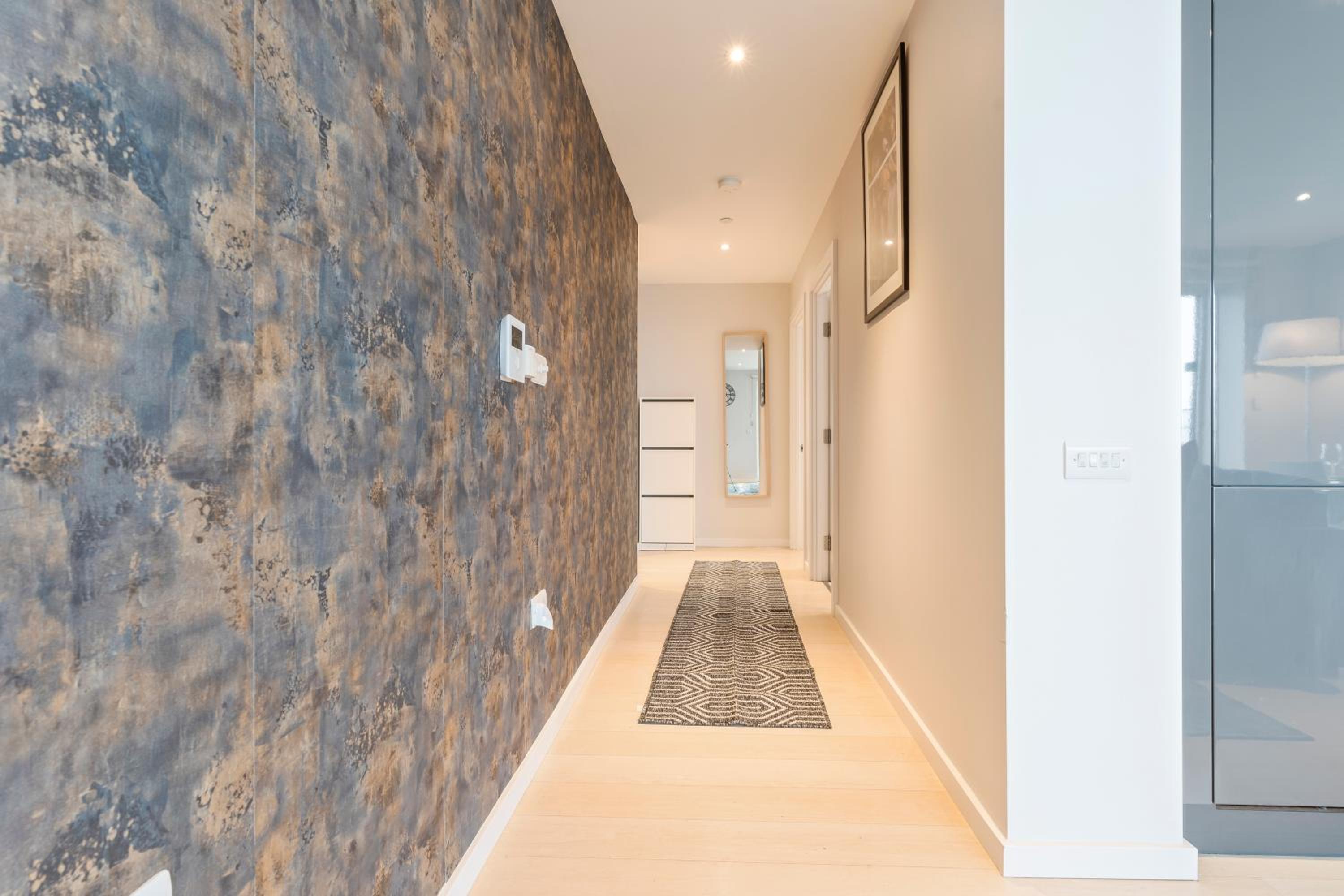 Elegant 2BR flat on 20th floor near many attractions