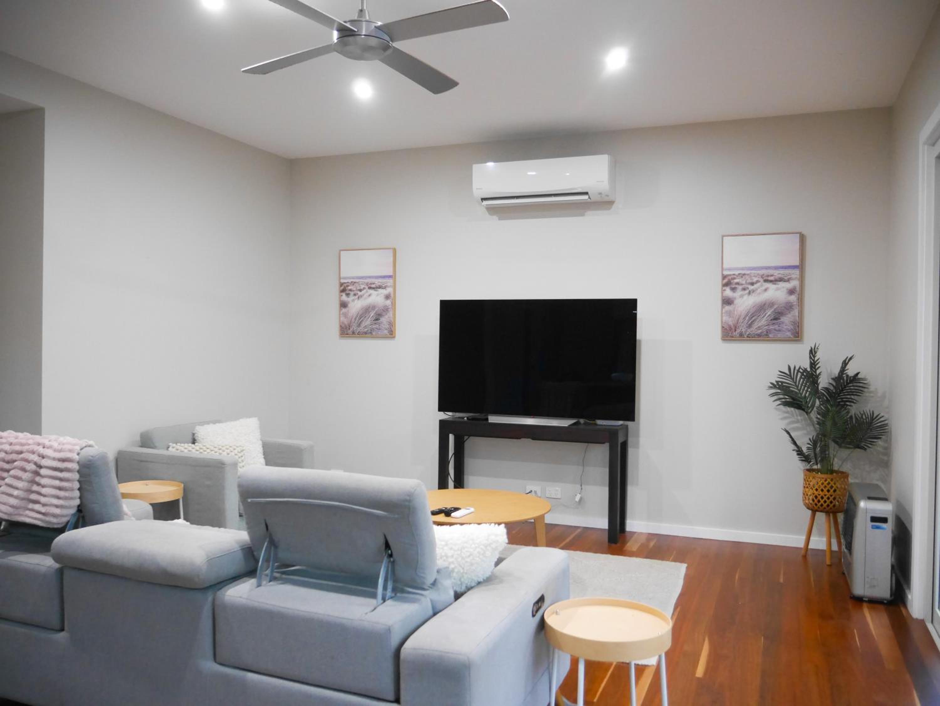Luxury Home in Yowie Bay - pet friendly