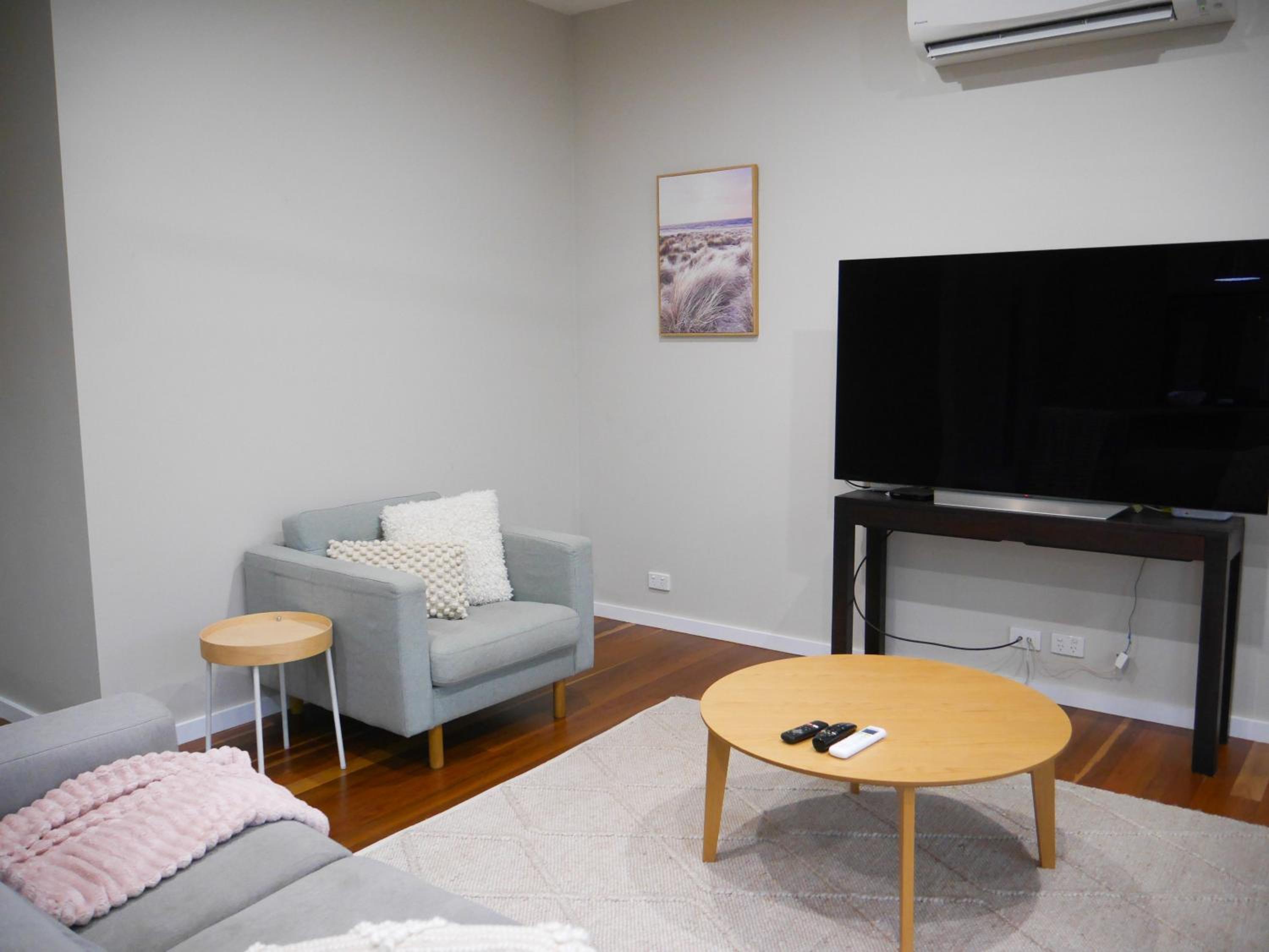 Luxury Home in Yowie Bay - pet friendly