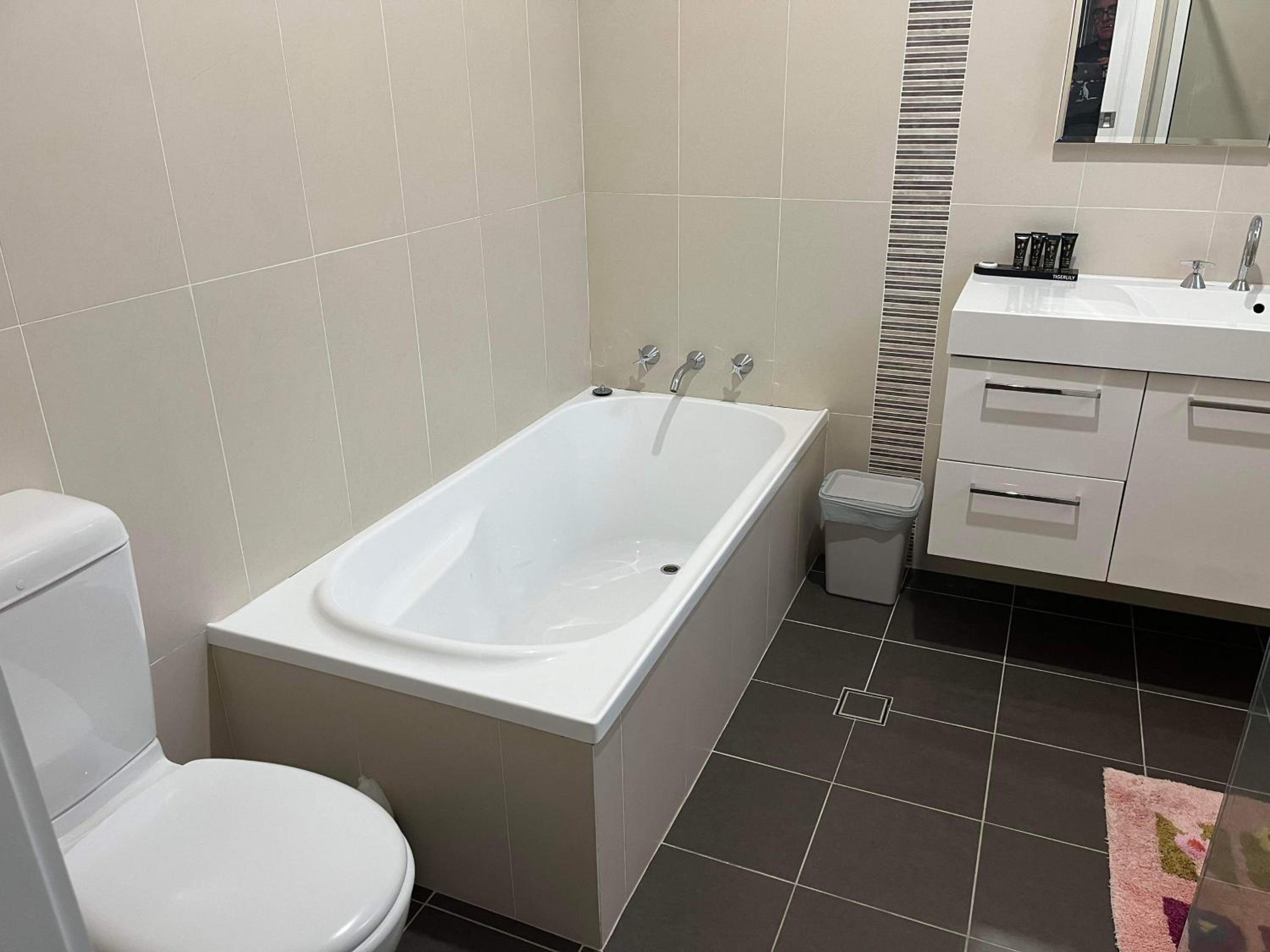 Luxury Home in Yowie Bay - pet friendly