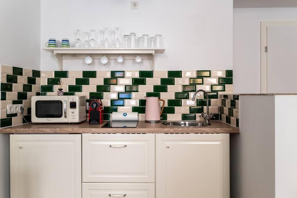 Sleek 1BR Flat Near Center by HM