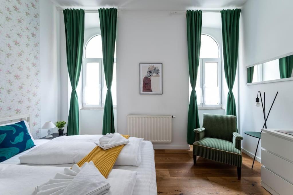 Sleek 1BR Flat Near Center by HM