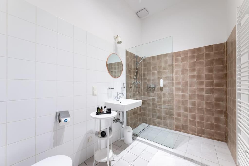 Sleek 1BR Flat Near Center by HM