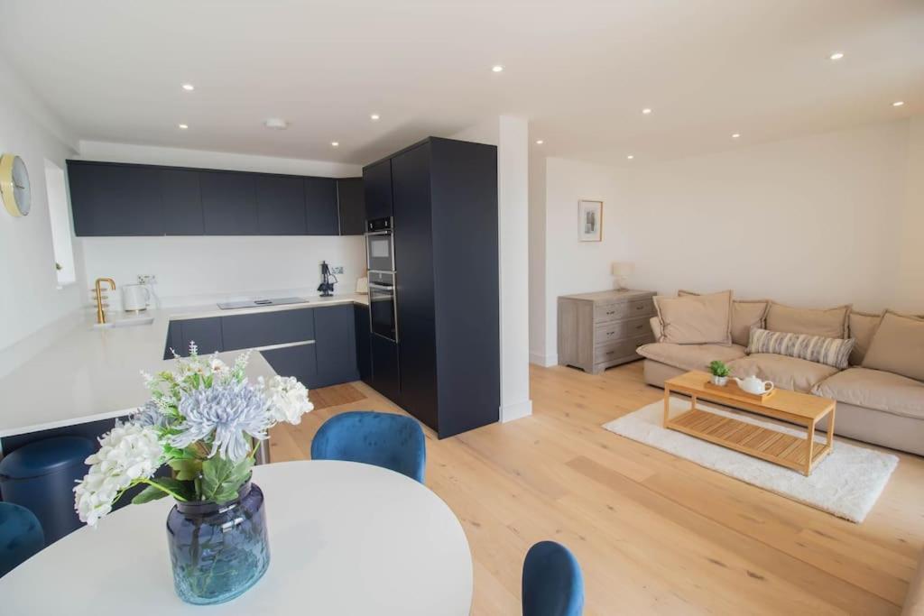 Marine View Apartment By Air Premier view 4