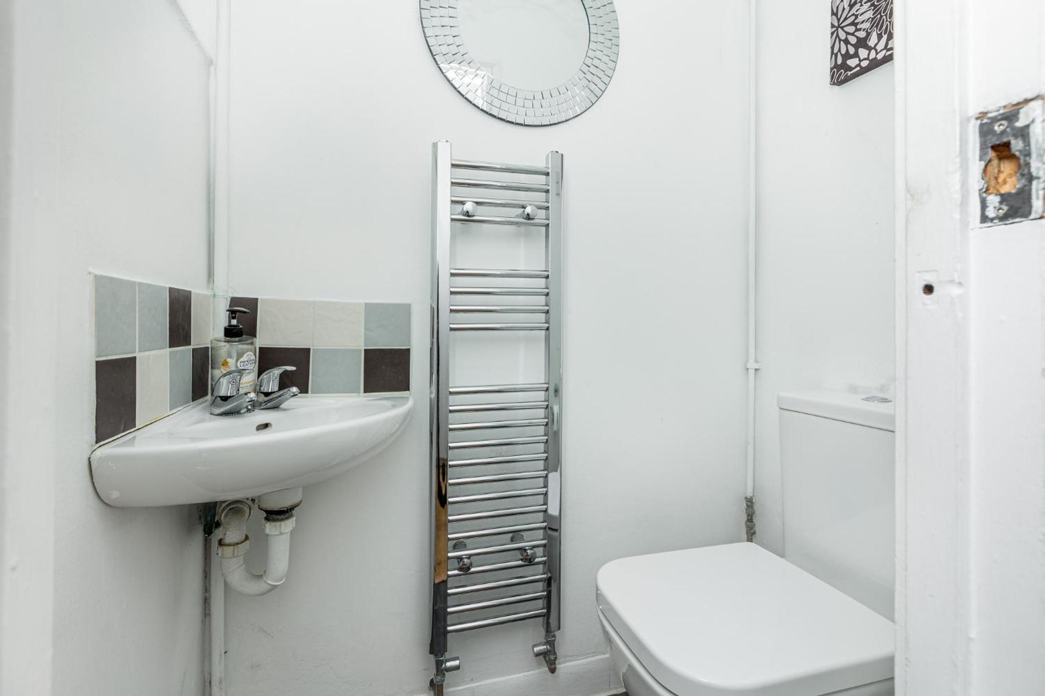Newly refurbished 2BR wbalcony in Vibrant Peckham