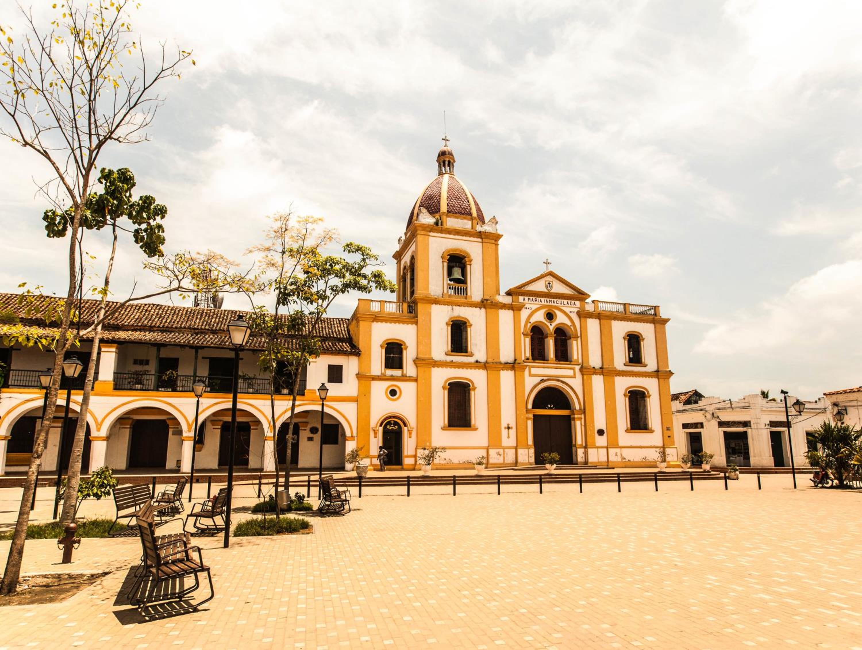 La Casa Amarilla