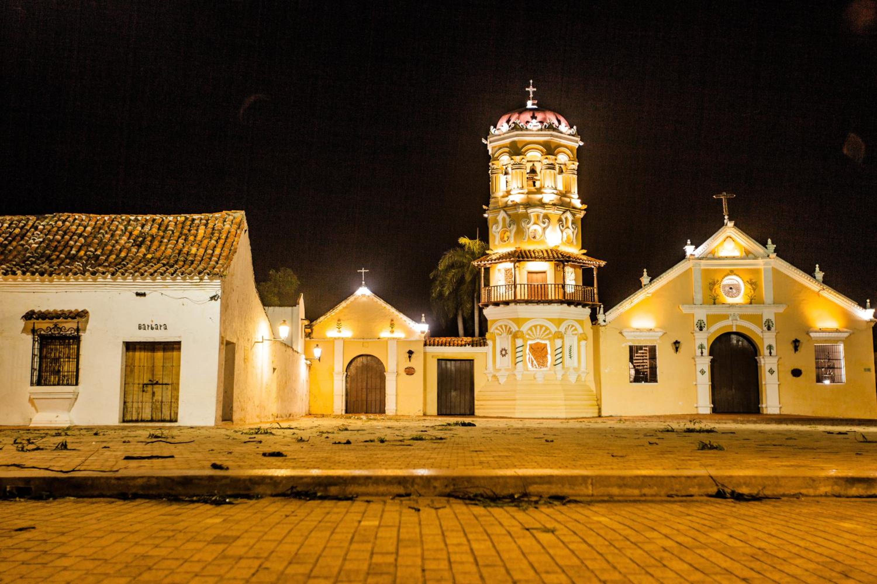 La Casa Amarilla