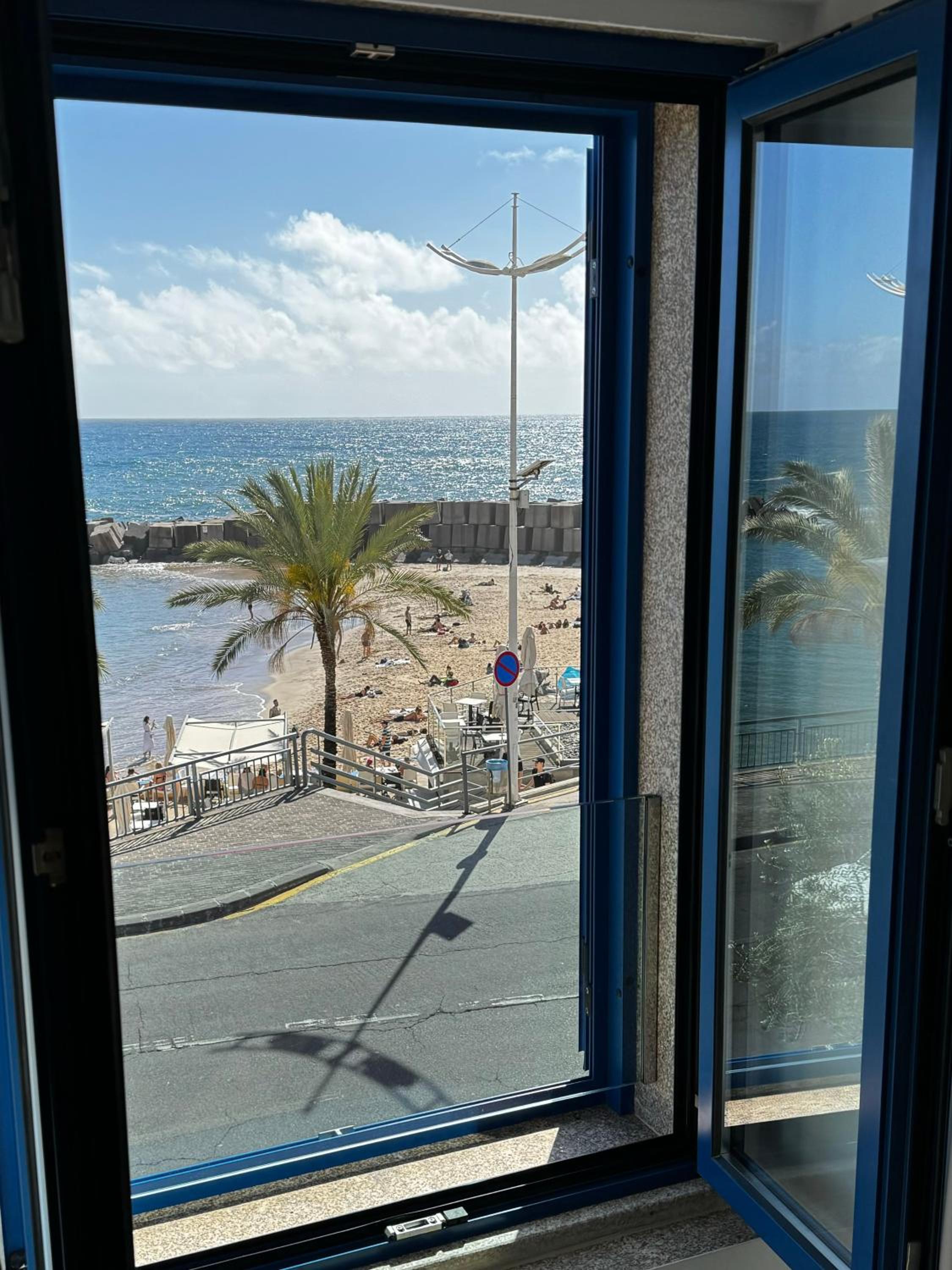 Chalé Henrique - Beachfront apartments at Calheta Beach view 3