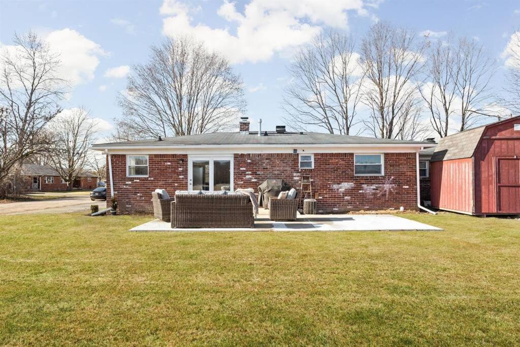 Newly Renovated Retreat 30mins to Downtown Indy view 4