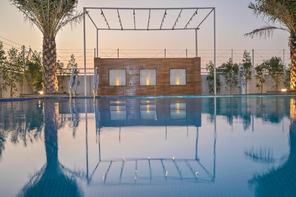 Redhomex The Grandeur 7BHK