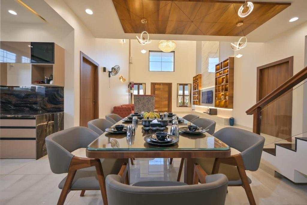 Redhomex The Grandeur 7BHK