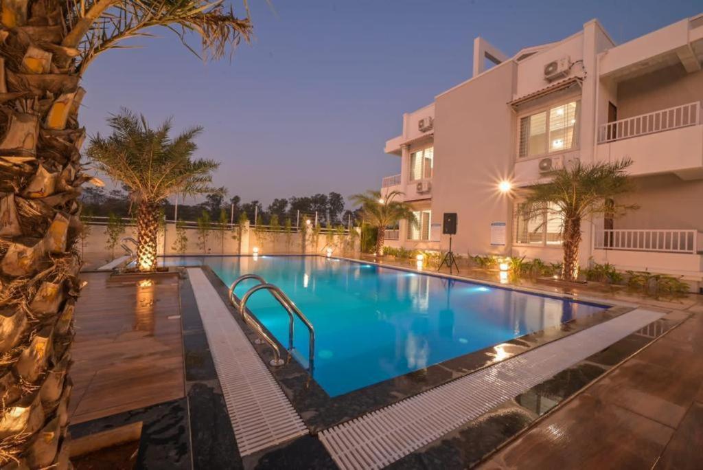 Redhomex The Grandeur 7BHK