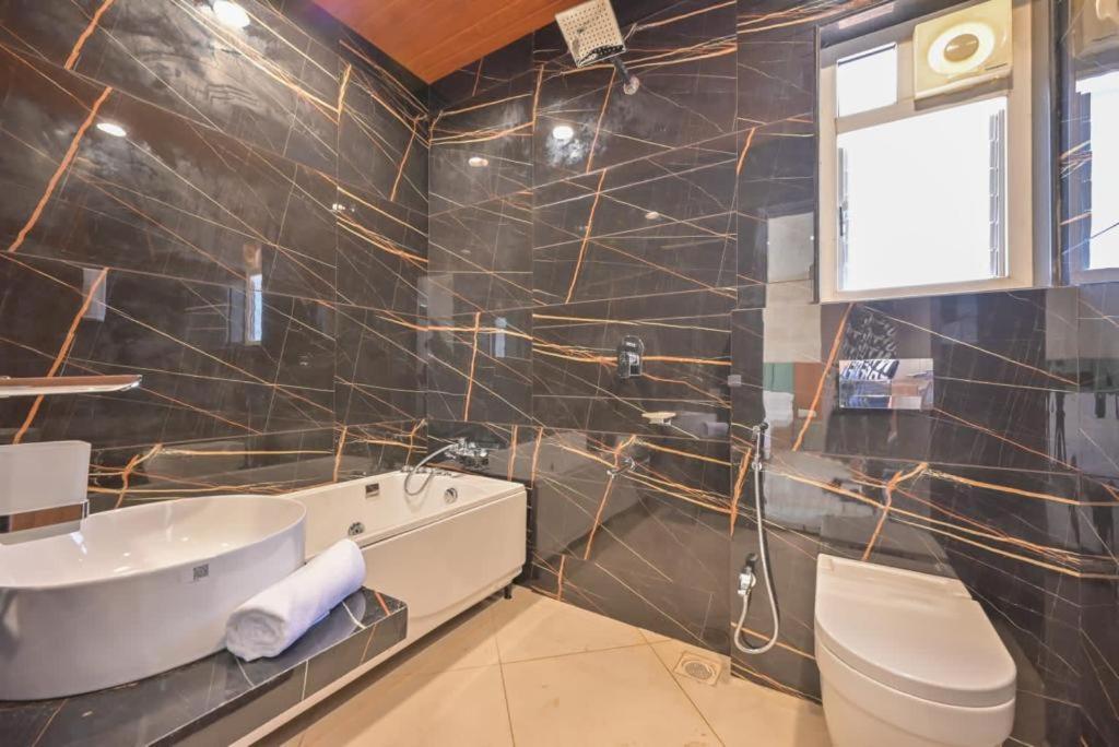 Redhomex The Grandeur 7BHK