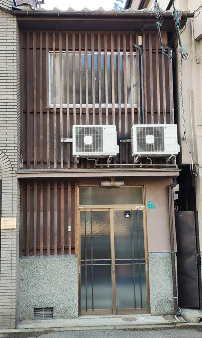 2 min from NANBA 16 min from USJ by train