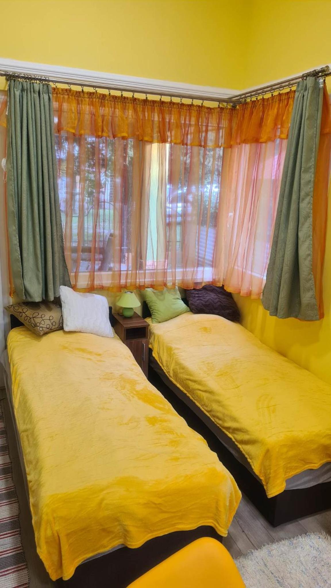 FIÓNA KUNYHÓJA APARTMANHÁZ
