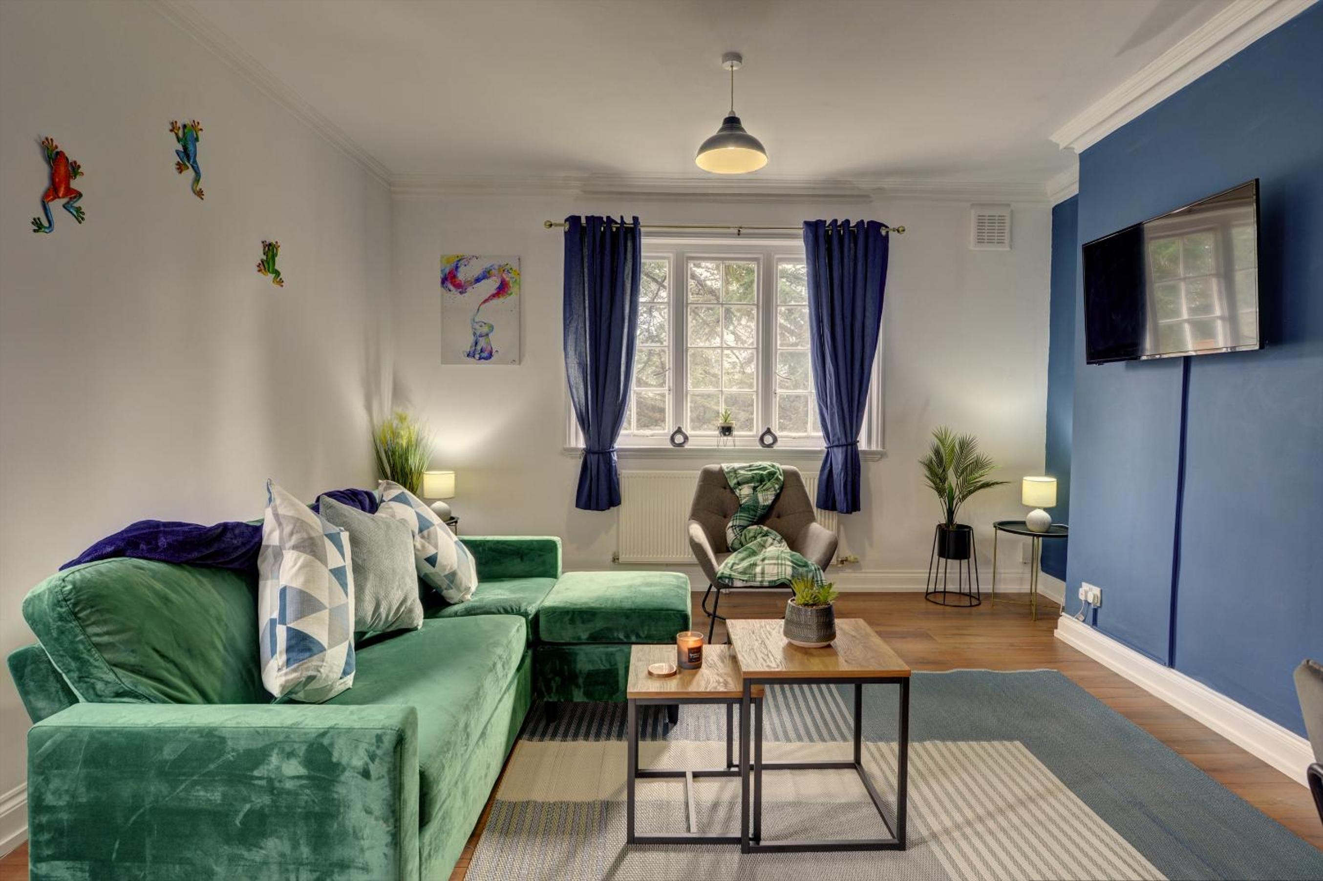 Spacious, Luxurious Cliffes view 5